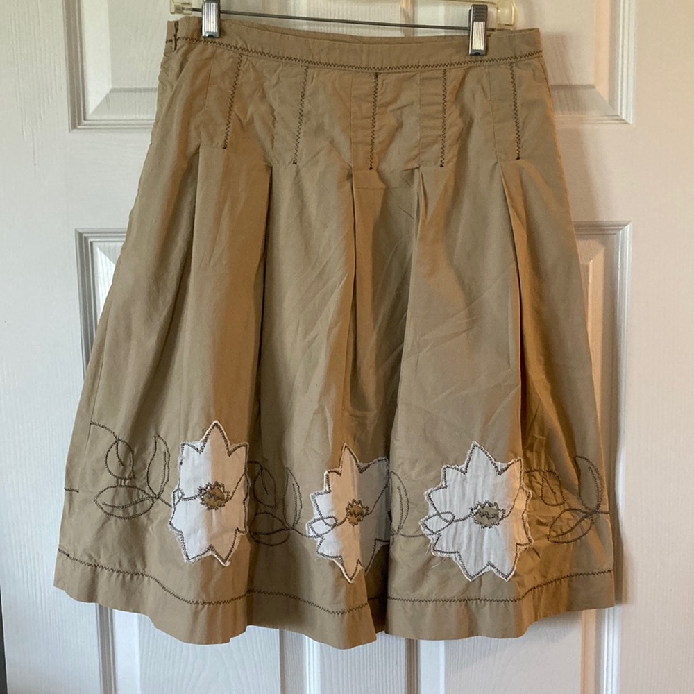 Khaki full skirt with flowers